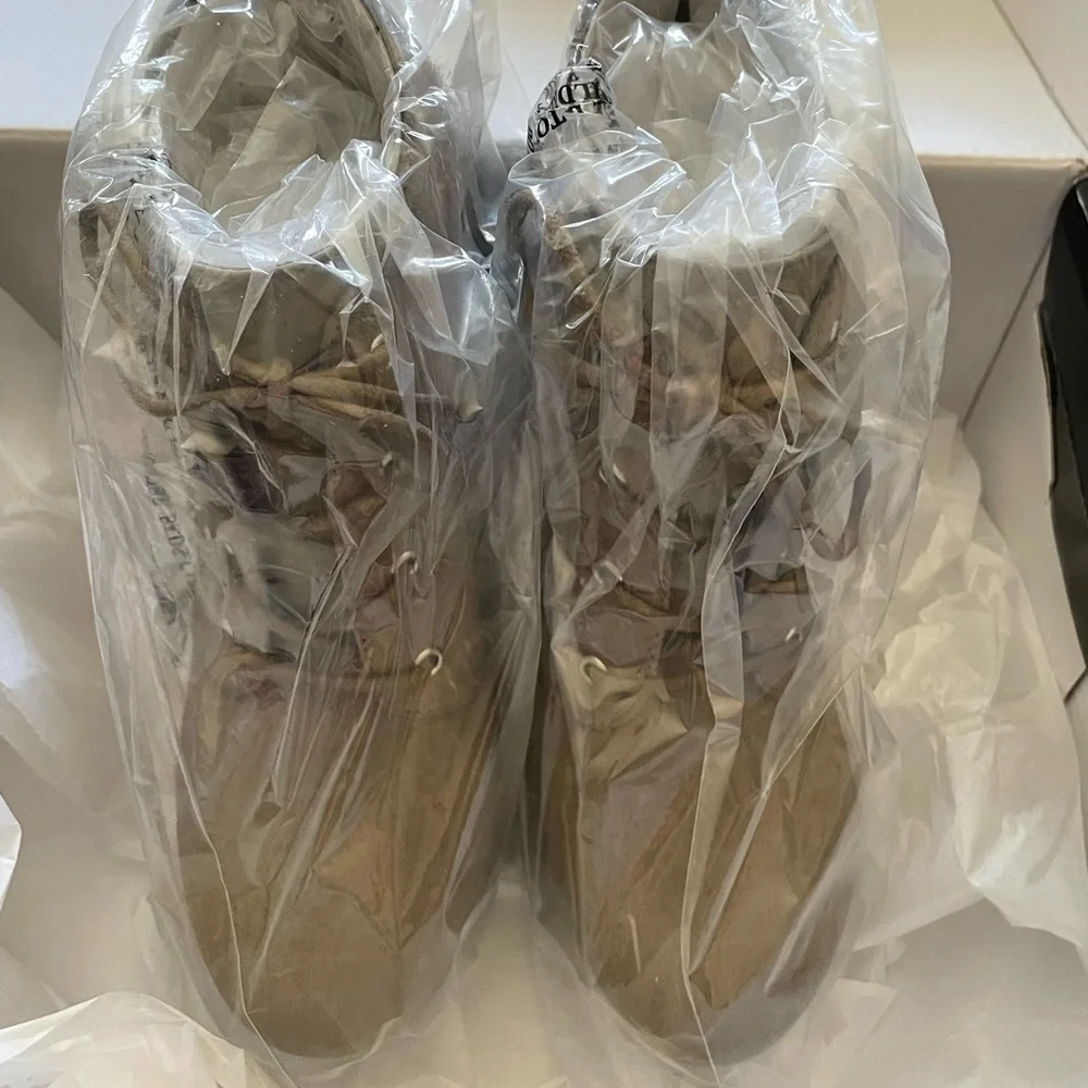 GBG Los Angeles Taupe Oxford Wedge Booties – Size 5M, 1” Platform, NIB - Picture 7 of 8